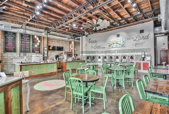 105 W Pearl St, Granbury, TX 76048